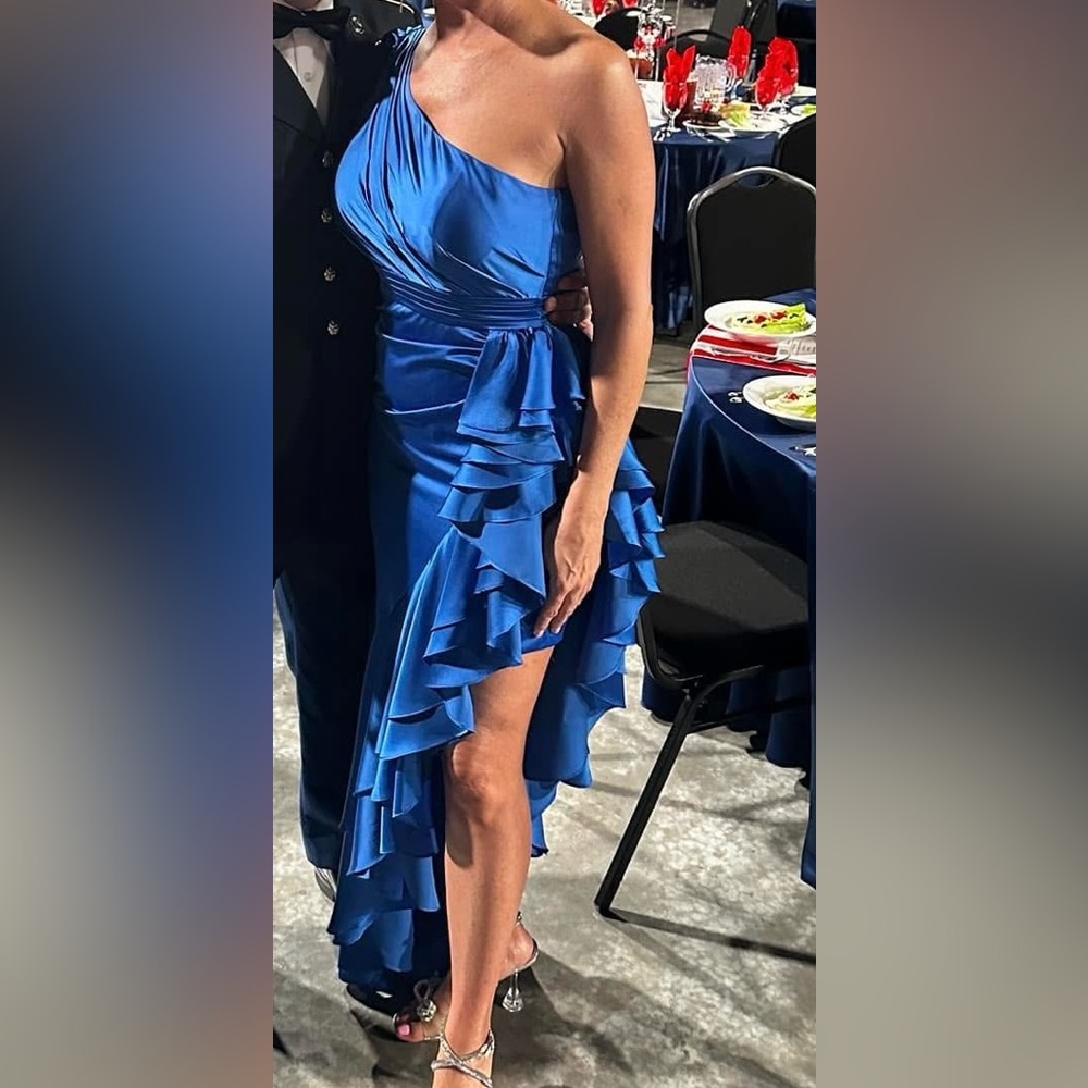 Mac Duggal One-Shoulder Blue Ruffled Dress - Picture 3 of 6